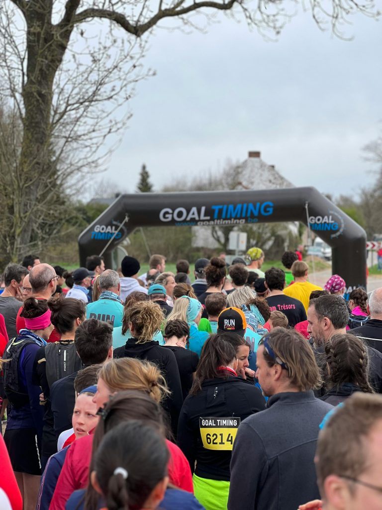 group of runners in a race