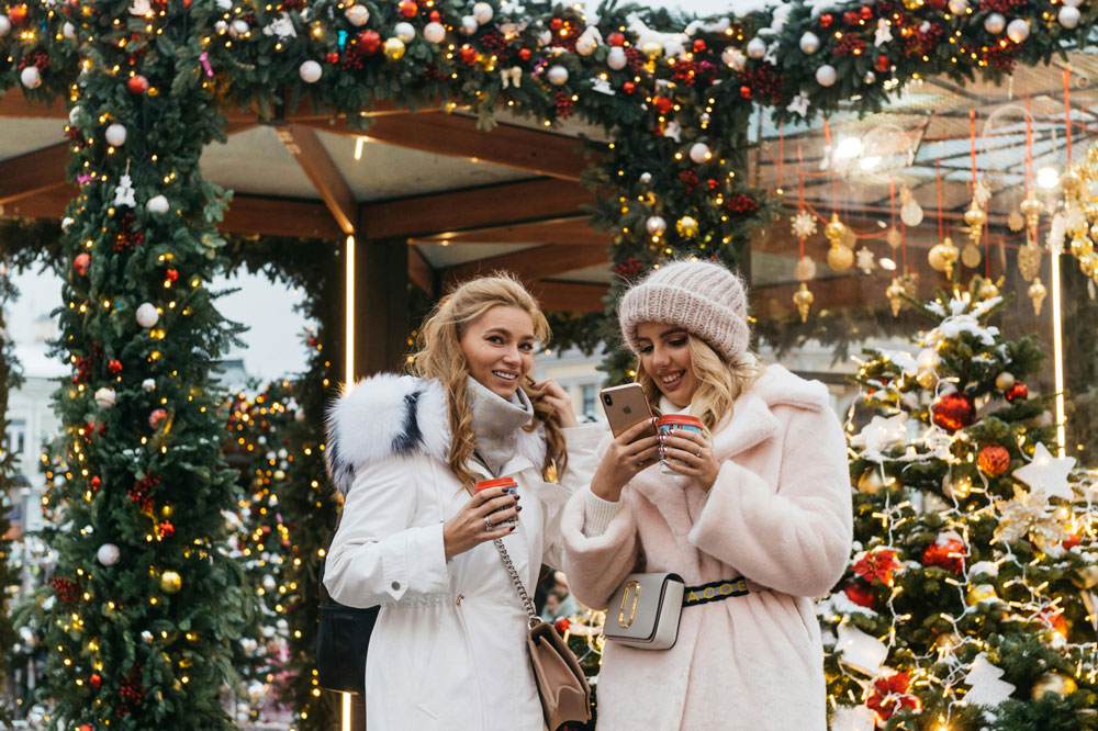 A festive scene with twinkling lights, showing calm and peaceful vibes during Christmas.